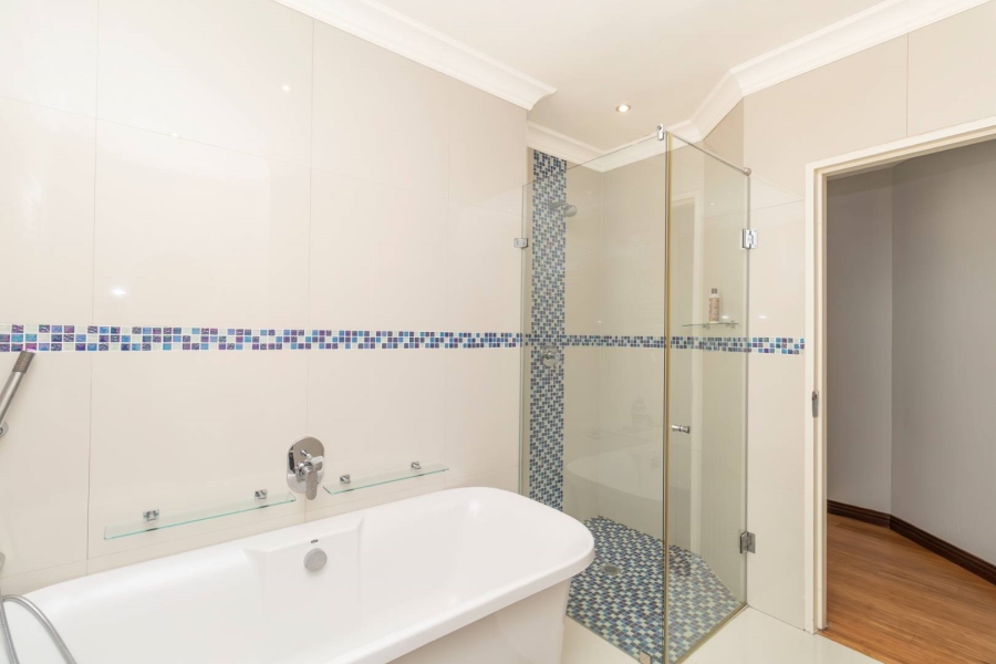 4 Bedroom Property for Sale in Hurlingham Manor Gauteng