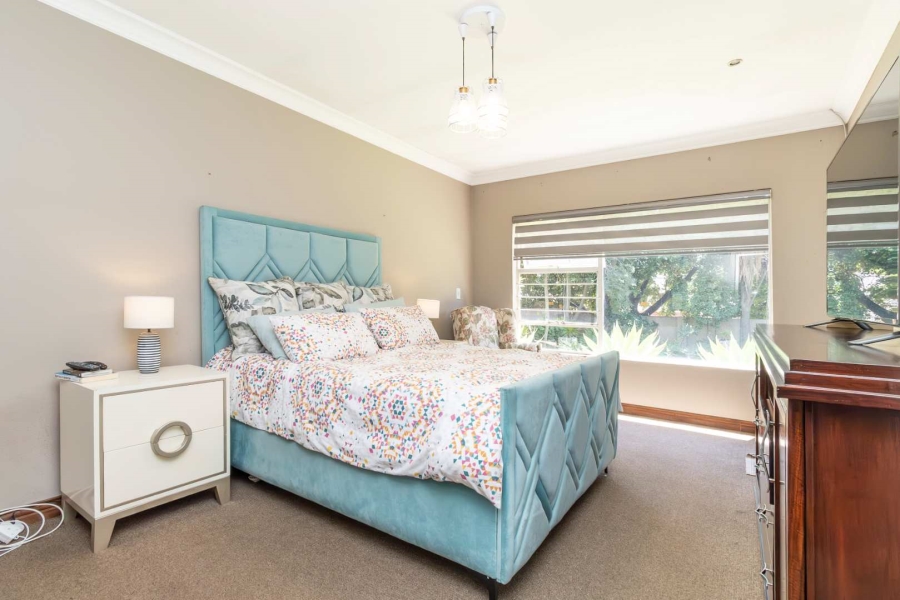 4 Bedroom Property for Sale in Hurlingham Manor Gauteng