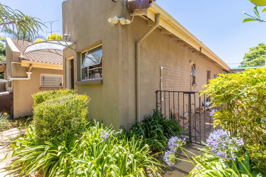 4 Bedroom Property for Sale in Hurlingham Manor Gauteng