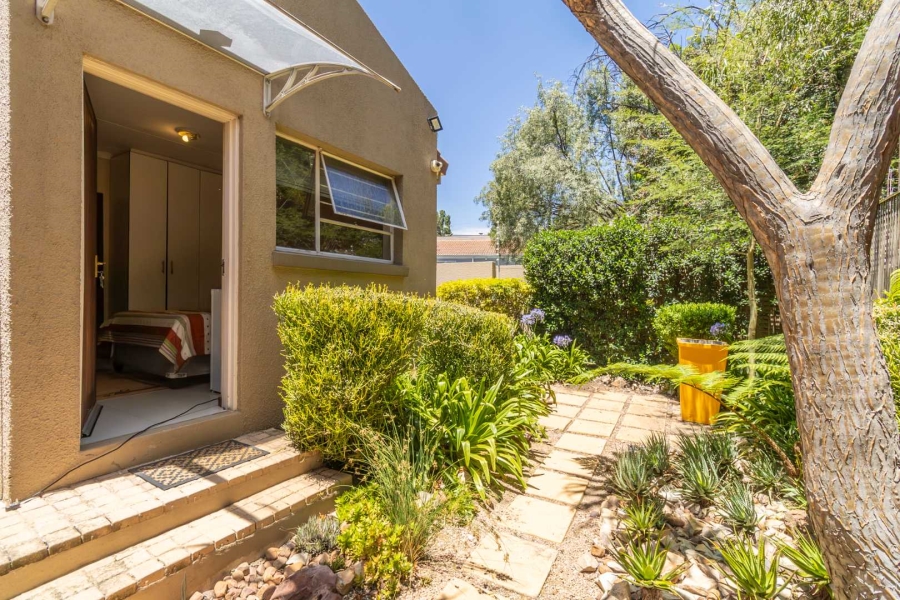 4 Bedroom Property for Sale in Hurlingham Manor Gauteng