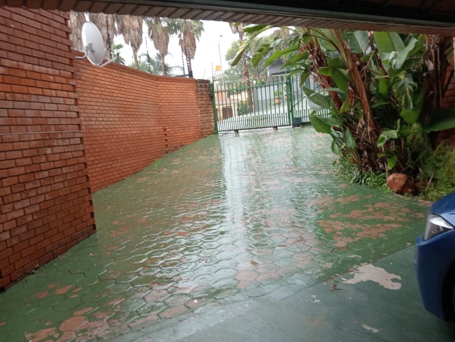 To Let 4 Bedroom Property for Rent in Erasmuskloof Gauteng