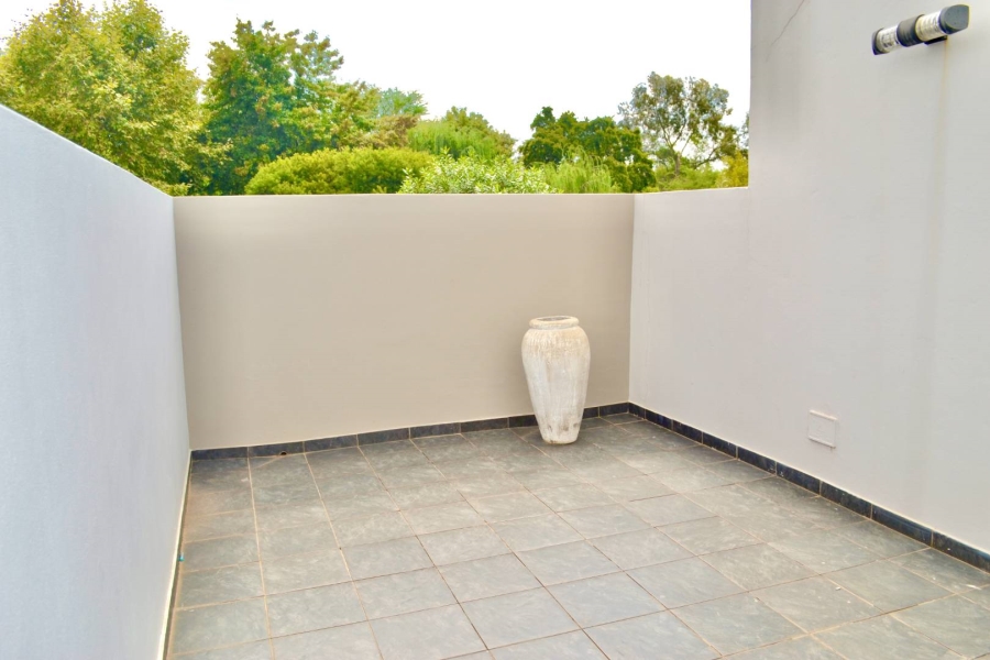 To Let 2 Bedroom Property for Rent in Olympus Gauteng