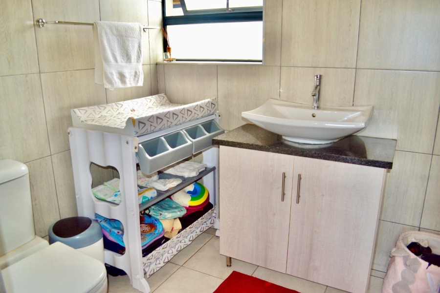 To Let 2 Bedroom Property for Rent in Olympus Gauteng
