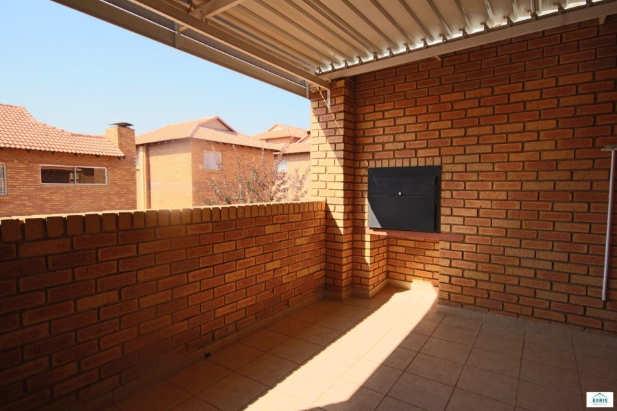 2 Bedroom Property for Sale in Olympus Gauteng