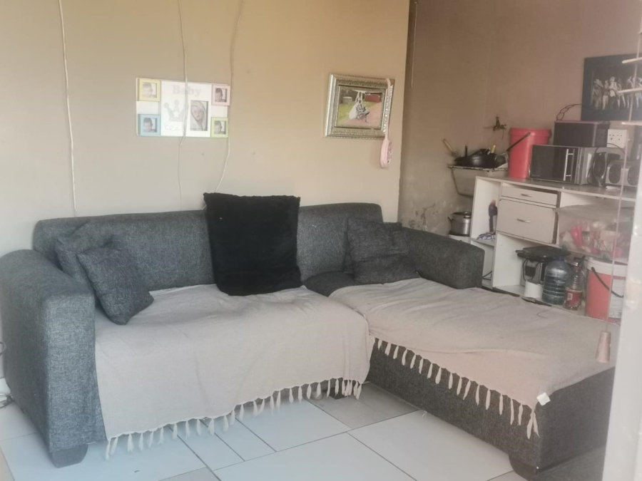 1 Bedroom Property for Sale in Olievenhoutbosch Gauteng