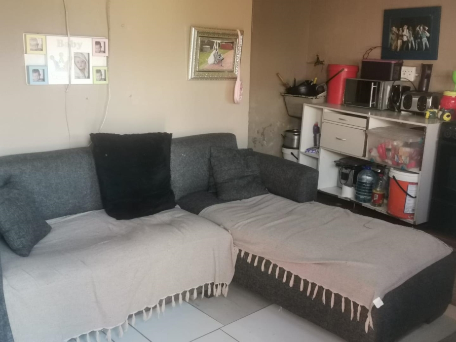 1 Bedroom Property for Sale in Olievenhoutbosch Gauteng