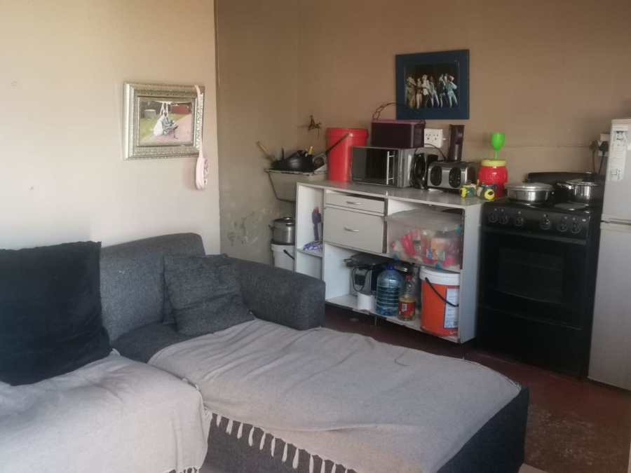 1 Bedroom Property for Sale in Olievenhoutbosch Gauteng