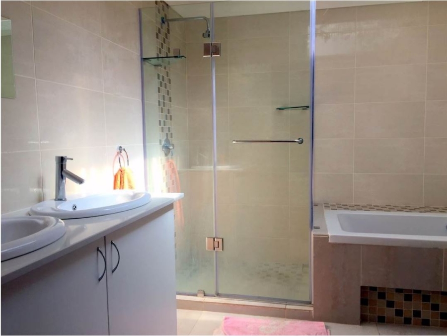 7 Bedroom Property for Sale in Rouxville Gauteng