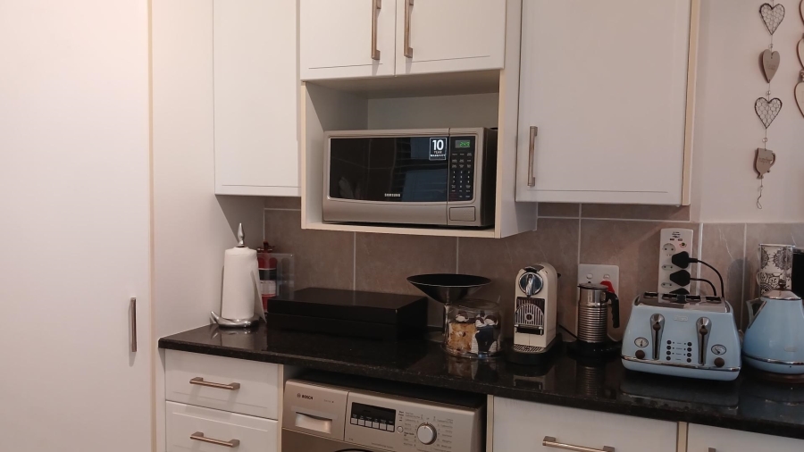 To Let 2 Bedroom Property for Rent in Morningside Gauteng