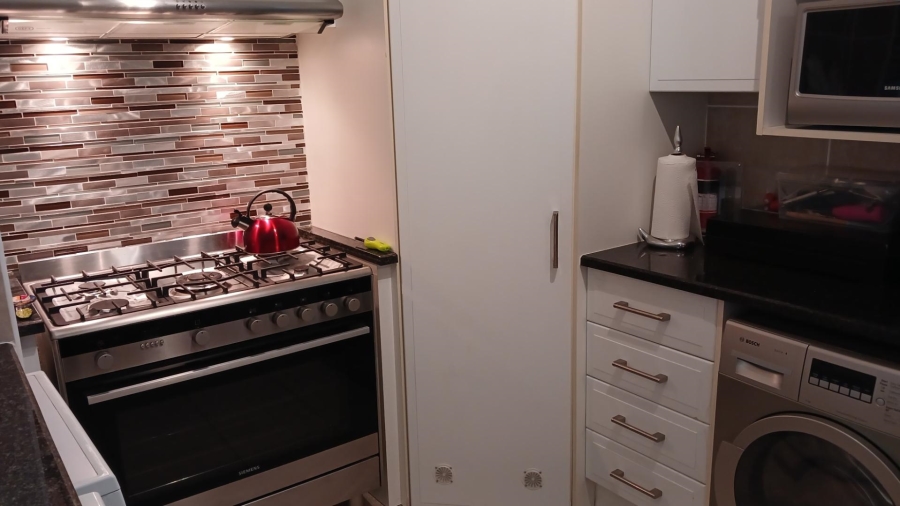 To Let 2 Bedroom Property for Rent in Morningside Gauteng