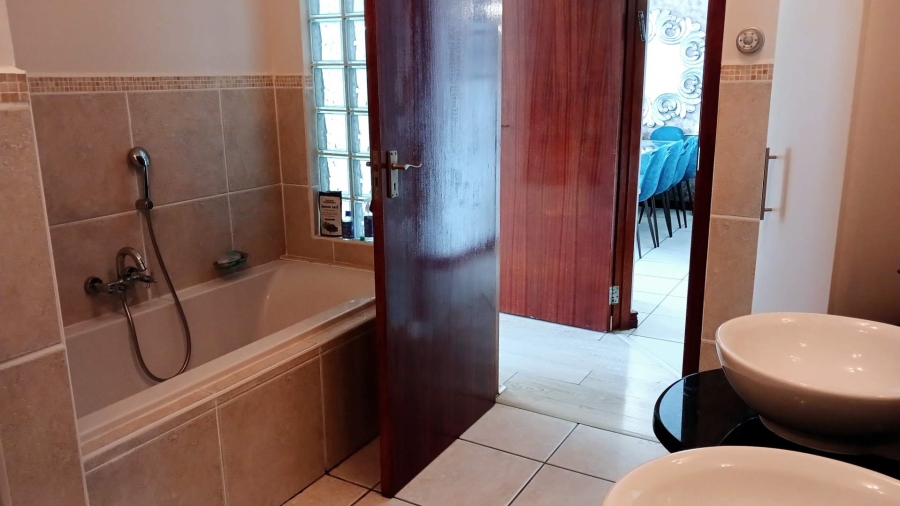 To Let 2 Bedroom Property for Rent in Morningside Gauteng