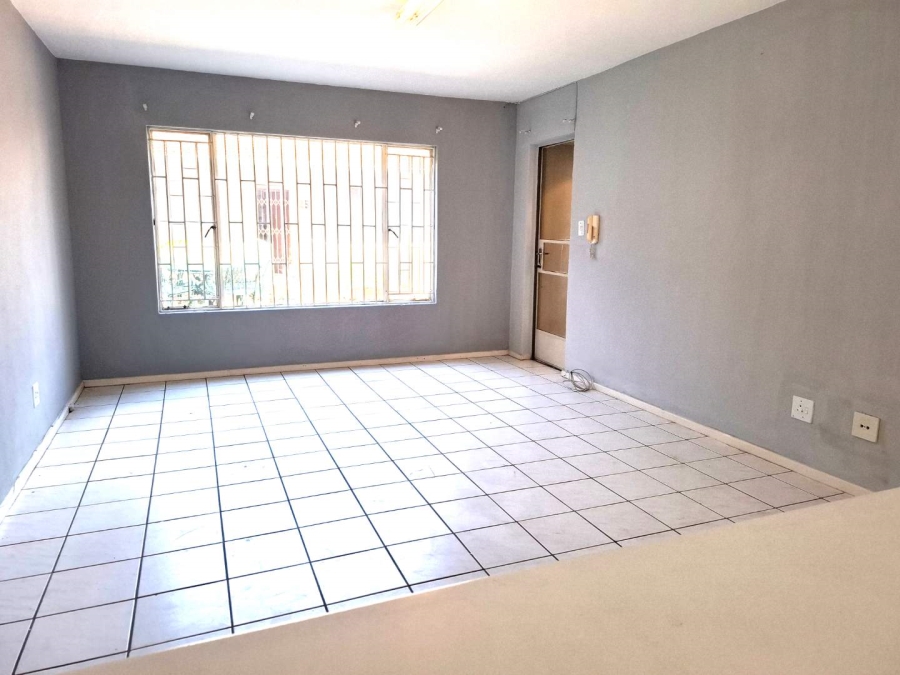 To Let 2 Bedroom Property for Rent in Mulbarton Gauteng