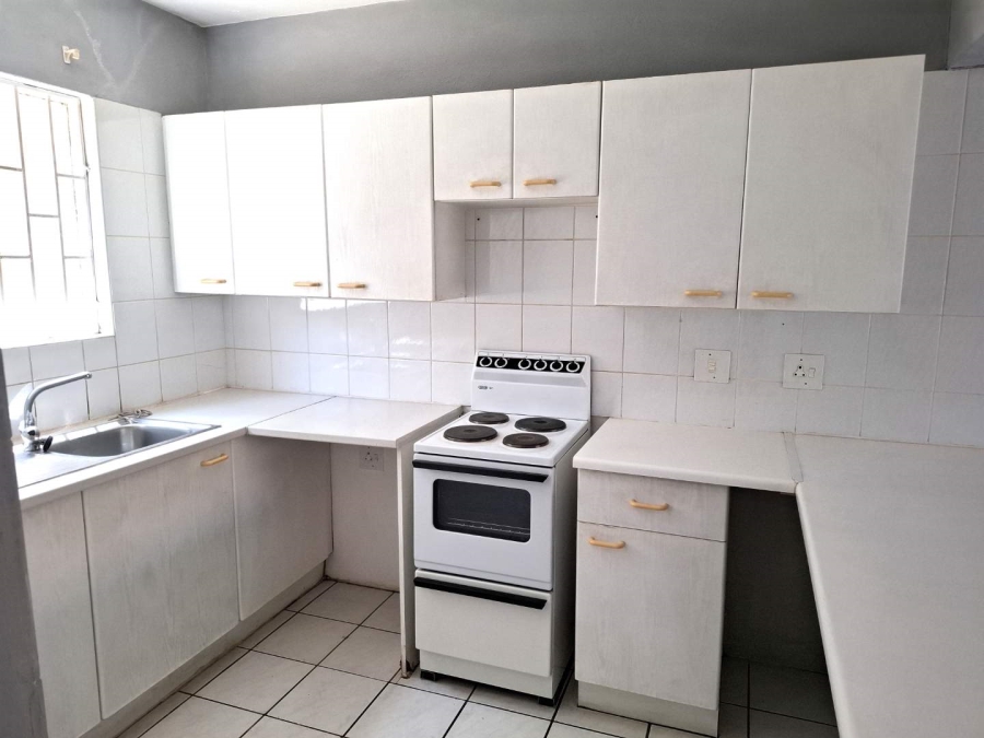 To Let 2 Bedroom Property for Rent in Mulbarton Gauteng