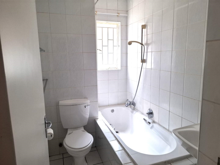 To Let 2 Bedroom Property for Rent in Mulbarton Gauteng