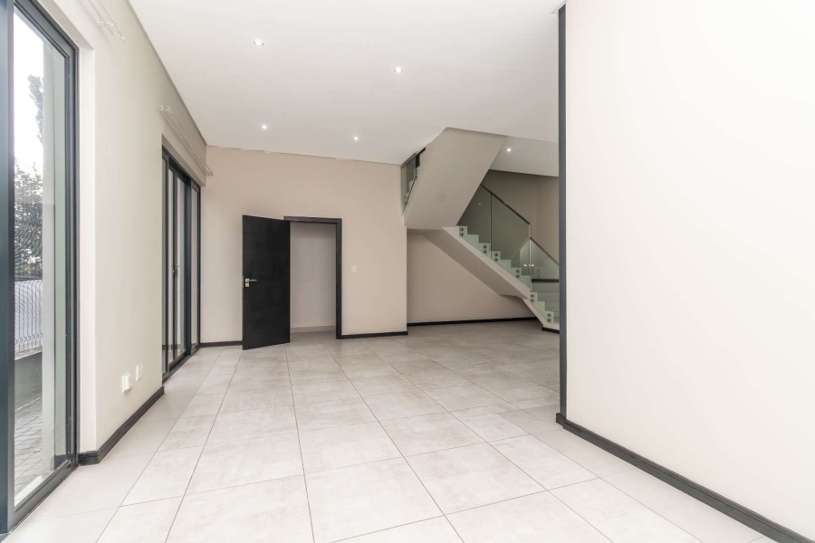 To Let 3 Bedroom Property for Rent in Parkmore Gauteng