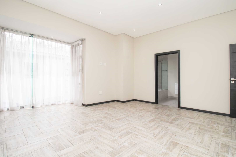 To Let 3 Bedroom Property for Rent in Parkmore Gauteng