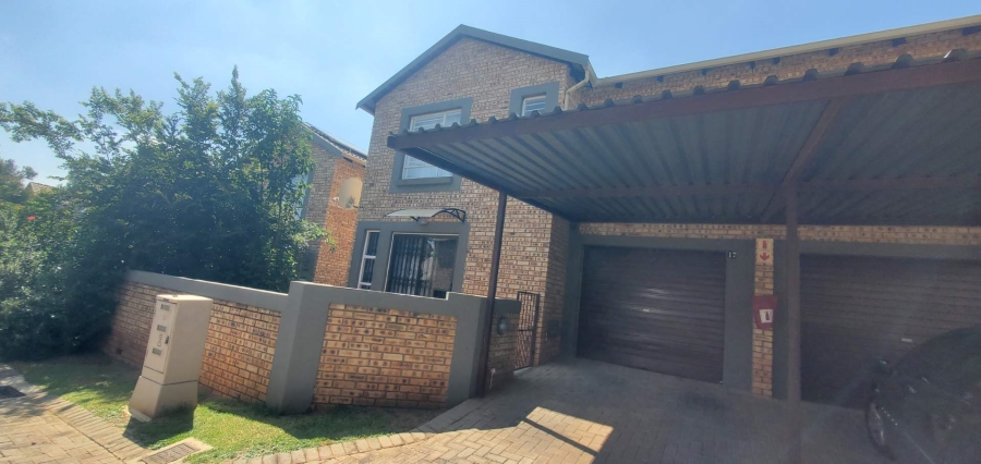 3 Bedroom Property for Sale in Wilgeheuwel Gauteng