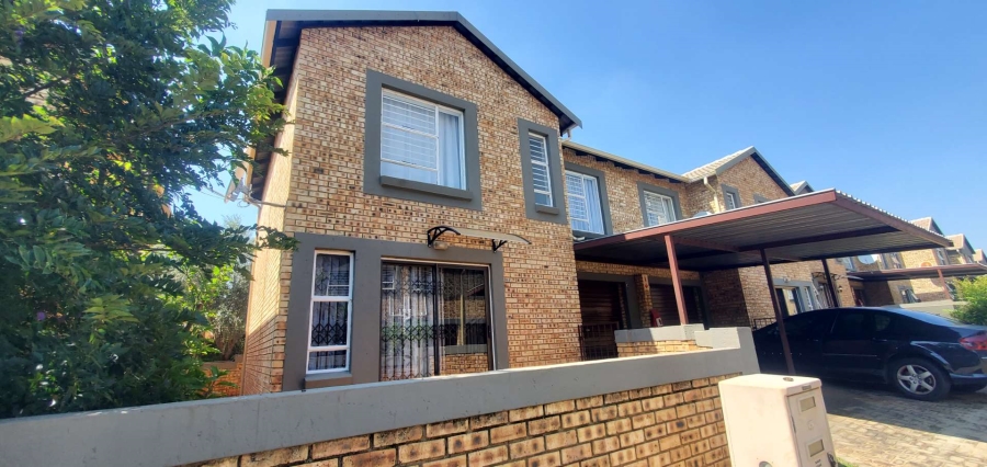 3 Bedroom Property for Sale in Wilgeheuwel Gauteng