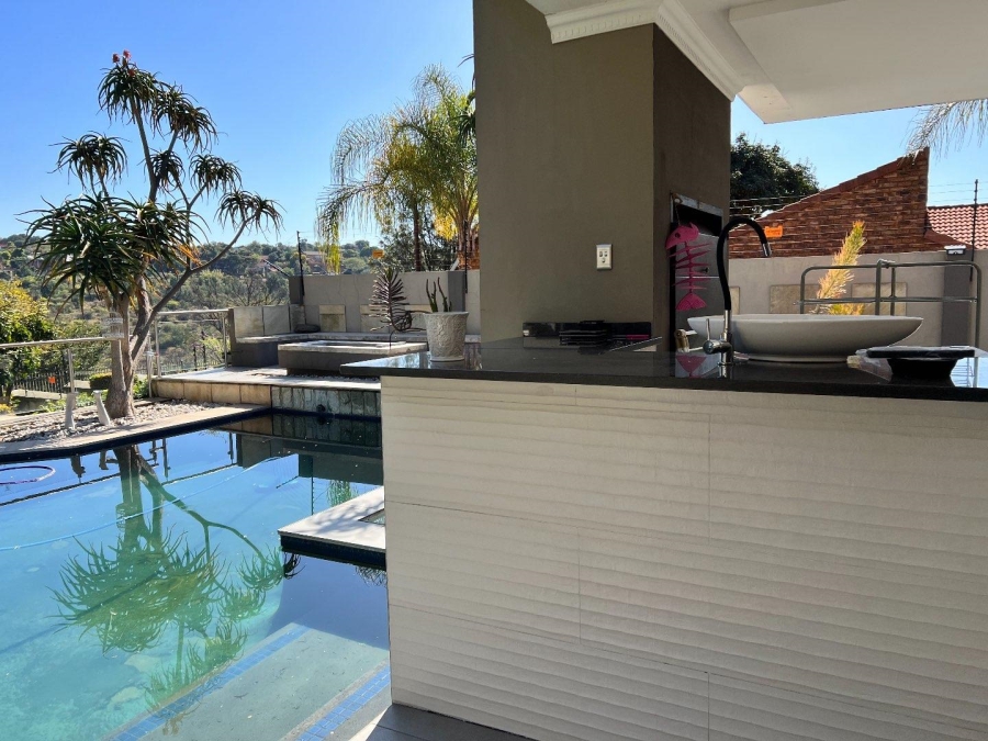 1 Bedroom Property for Sale in Moreleta Park Gauteng