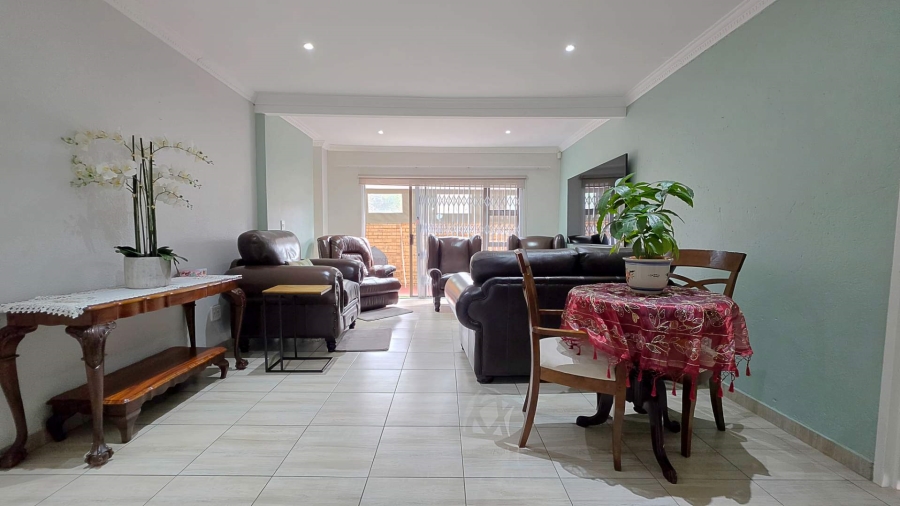 To Let 3 Bedroom Property for Rent in New Redruth Gauteng