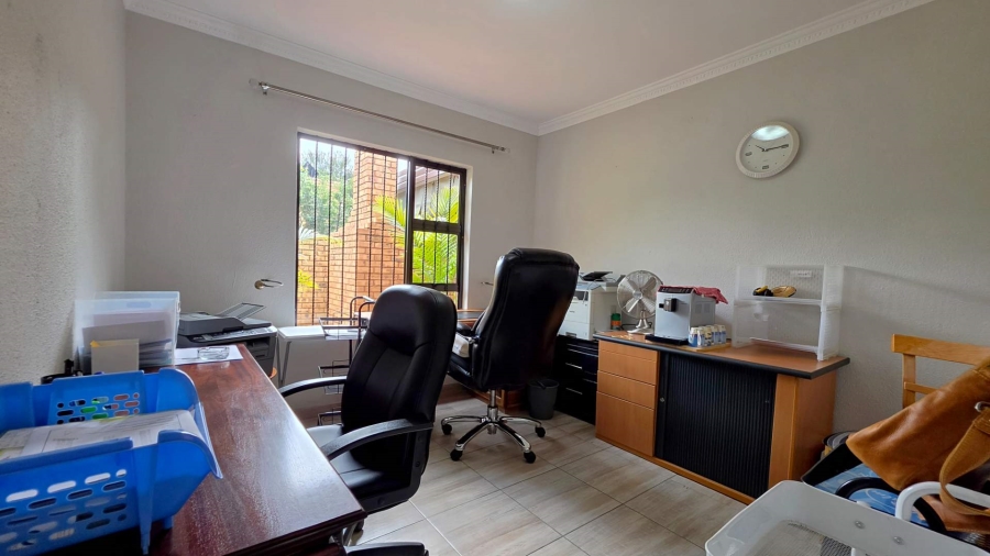 To Let 3 Bedroom Property for Rent in New Redruth Gauteng