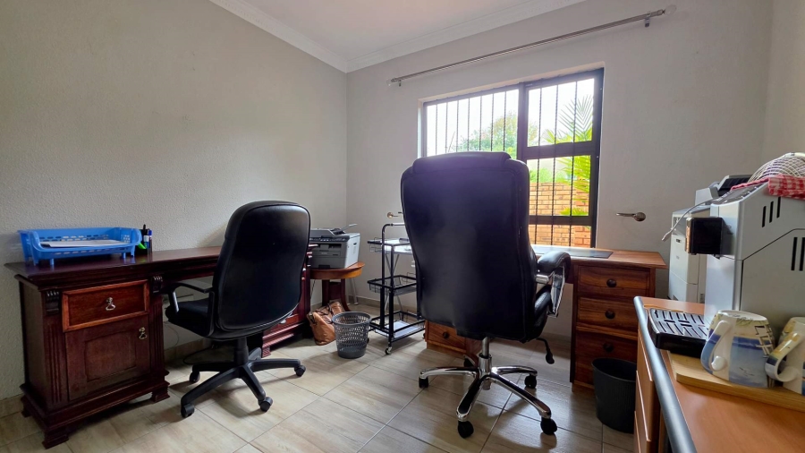 To Let 3 Bedroom Property for Rent in New Redruth Gauteng