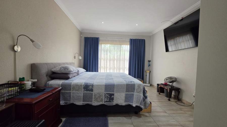 To Let 3 Bedroom Property for Rent in New Redruth Gauteng