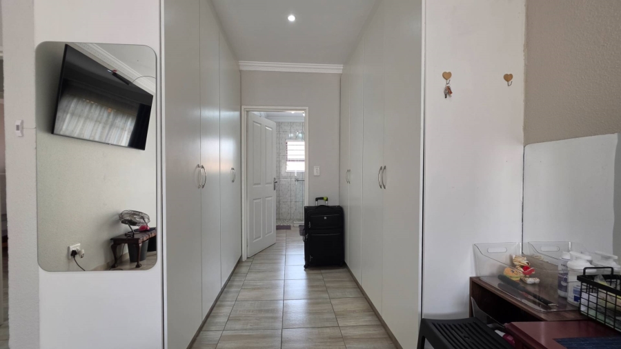 To Let 3 Bedroom Property for Rent in New Redruth Gauteng
