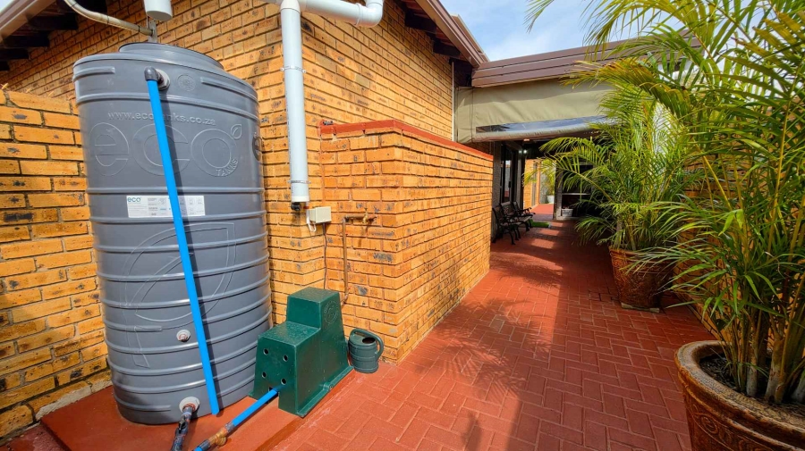 To Let 3 Bedroom Property for Rent in New Redruth Gauteng
