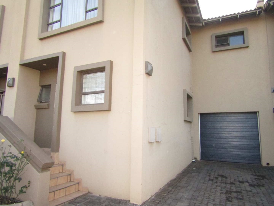 3 Bedroom Property for Sale in Glenhazel Gauteng
