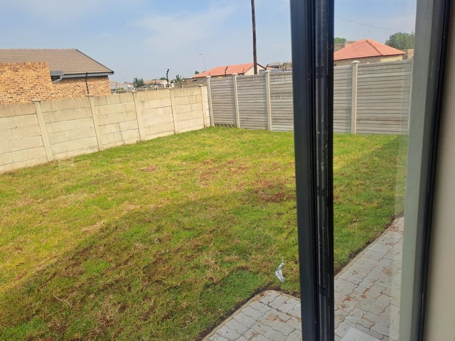 To Let 2 Bedroom Property for Rent in Riversdale Gauteng