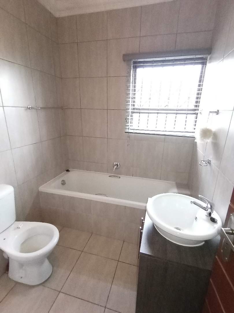 To Let 2 Bedroom Property for Rent in Terenure Gauteng