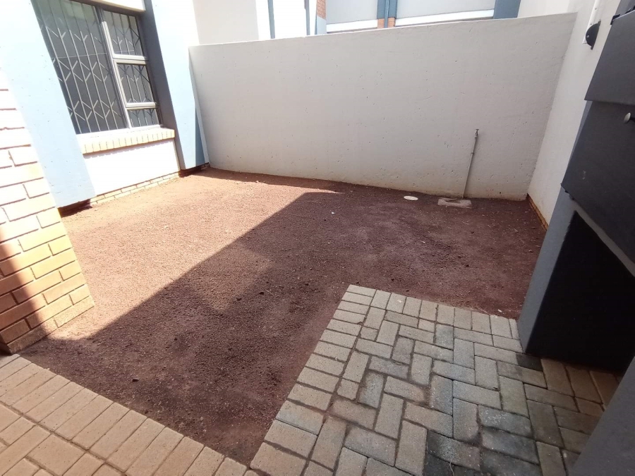 To Let 2 Bedroom Property for Rent in Terenure Gauteng