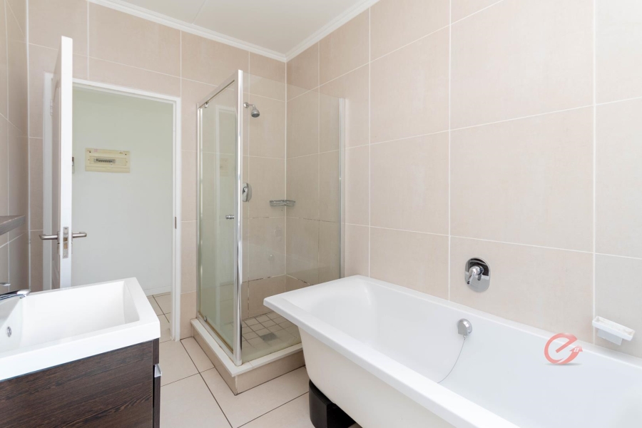 2 Bedroom Property for Sale in Fourways Gauteng