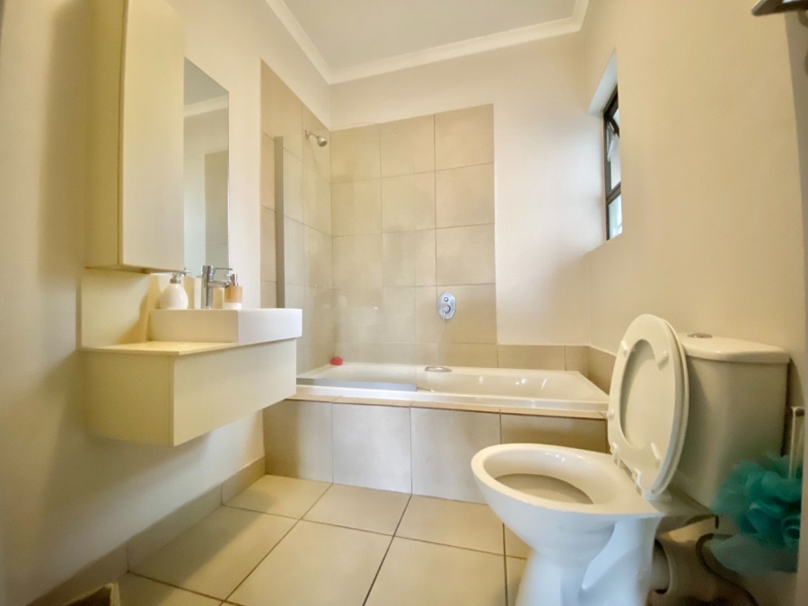 To Let 3 Bedroom Property for Rent in Broadacres Gauteng