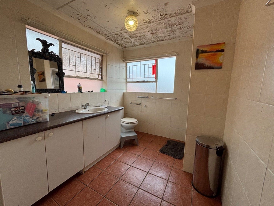 To Let 2 Bedroom Property for Rent in Kenmare Gauteng