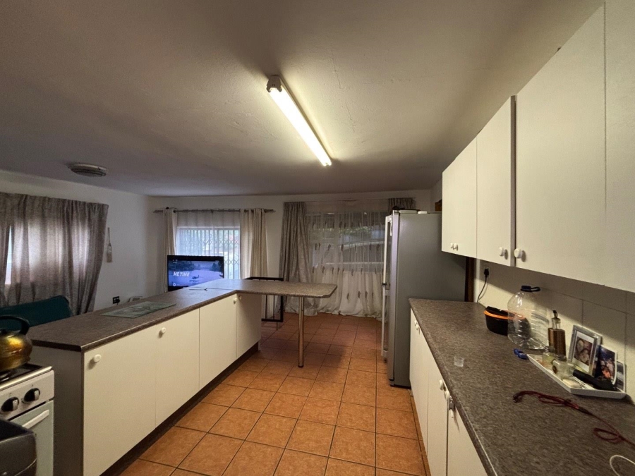 To Let 2 Bedroom Property for Rent in Kenmare Gauteng