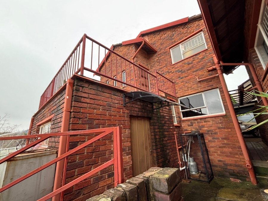 To Let 2 Bedroom Property for Rent in Kenmare Gauteng