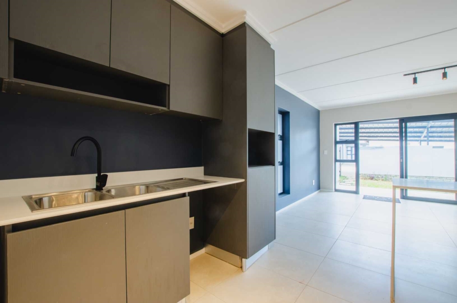 To Let 2 Bedroom Property for Rent in Bryanston Gauteng