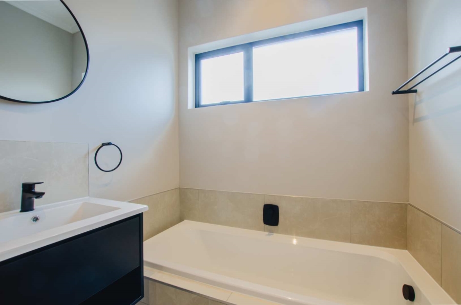 To Let 2 Bedroom Property for Rent in Bryanston Gauteng