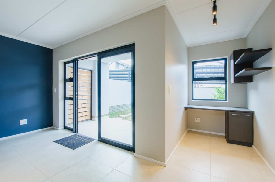To Let 2 Bedroom Property for Rent in Bryanston Gauteng