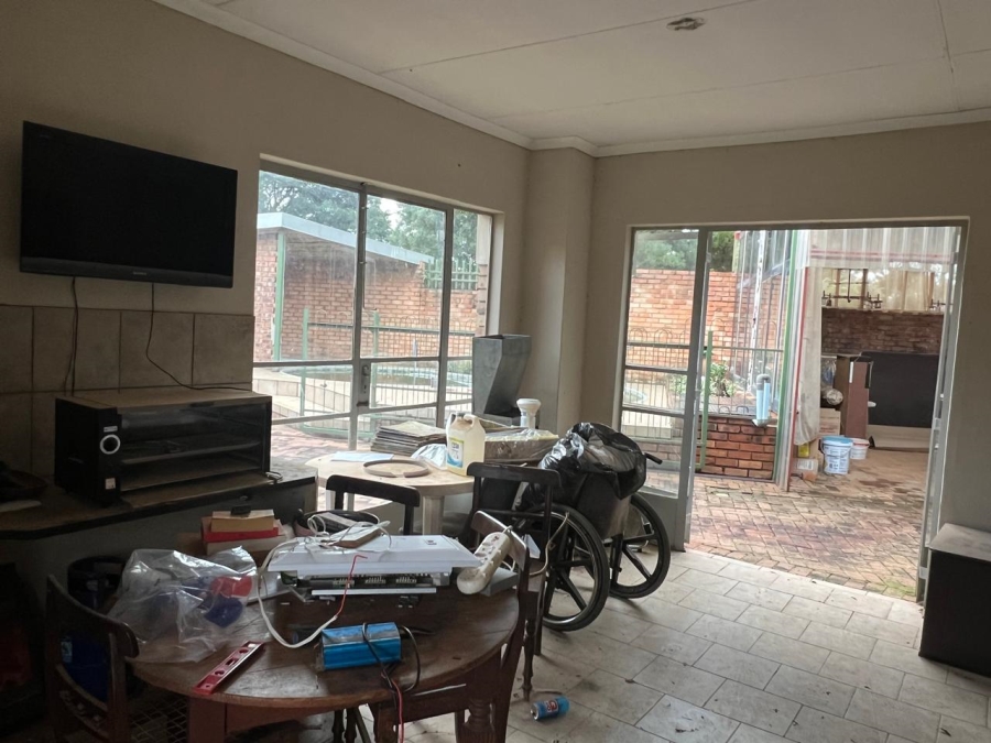 14 Bedroom Property for Sale in Mooiplaas Gauteng