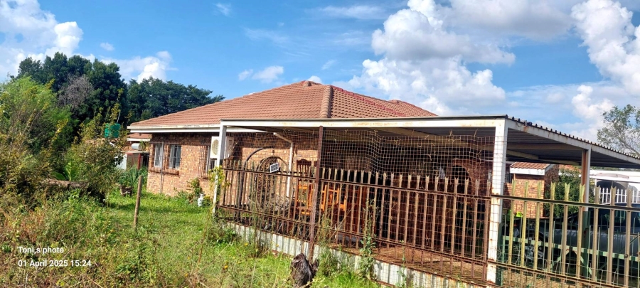 14 Bedroom Property for Sale in Mooiplaas Gauteng