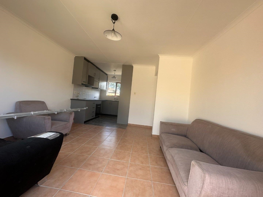 To Let 2 Bedroom Property for Rent in Florida Glen Gauteng