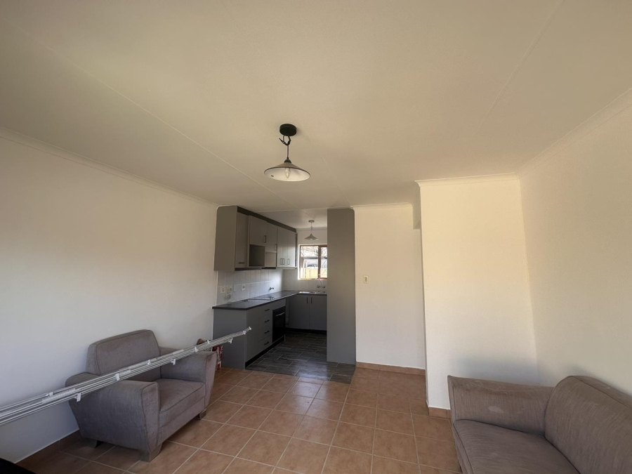 To Let 2 Bedroom Property for Rent in Florida Glen Gauteng