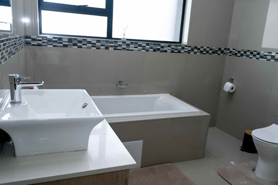 To Let 4 Bedroom Property for Rent in Six Fountains Residential Estate Gauteng