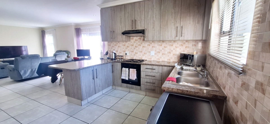 3 Bedroom Property for Sale in Brackenhurst Gauteng