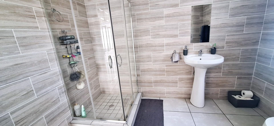 3 Bedroom Property for Sale in Brackenhurst Gauteng