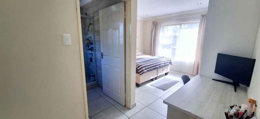 3 Bedroom Property for Sale in Brackenhurst Gauteng