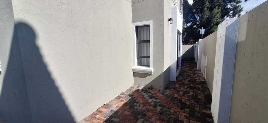 3 Bedroom Property for Sale in Brackenhurst Gauteng